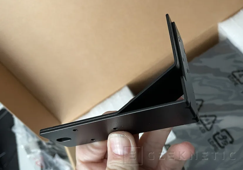 Geeknetic QNAP QuCPE-3034 Switch administrado VM/VNF Review 10