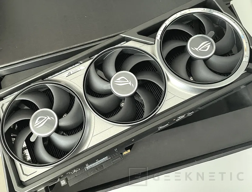 Geeknetic ASUS ROG Astral GeForce RTX 5080 16GB GDDR7 OC Edition Review 2