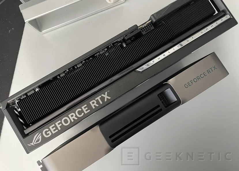 Geeknetic ASUS ROG Astral GeForce RTX 5080 16GB GDDR7 OC Edition Review 21